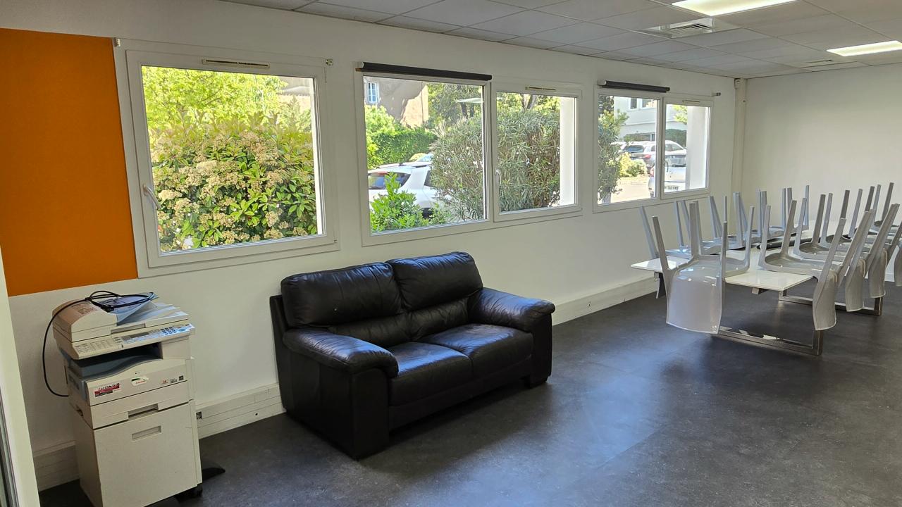 Bureau Gémenos 126m² Location bureau Gémenos Bouches-du-Rhône OLBUR2428653 3